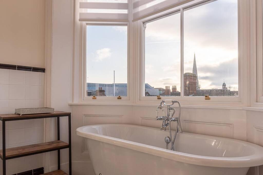 Luxury Apartment Rowntree House Across From The Shambles Γιορκ Εξωτερικό φωτογραφία